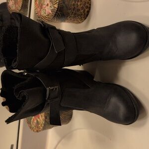 Yurick Women's Black Ankle Boots